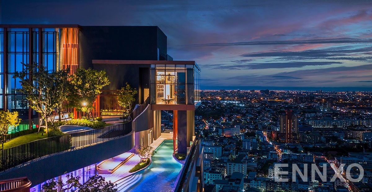 รูปสระว่ายน้ำและสวนของ เอ็กซ์ที ห้วยขวาง